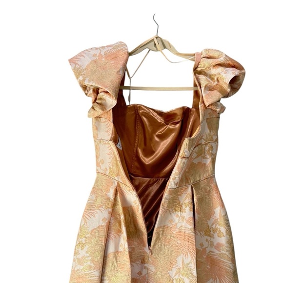 Mac Duggal 68276 Bubble Hem Square Neck Floral Puff Sleeve Hi-Lo Brocade Gown - Picture 11 of 16